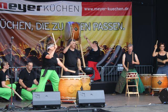 Bot einen furiosen Auftritt: die Trommelgruppe Yo Bachi Daiko aus Meckelfeld | Foto: ce