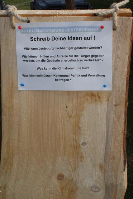 Auch politisch wurde es: Hier konnten die Bürger ihre Ideen für eine Klimakommune aufschreiben