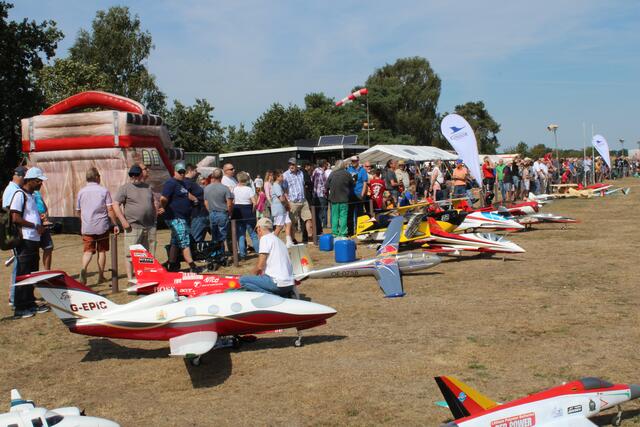 Zahlreiche Besucher kamen zum "Airmeet" nach Heidenau