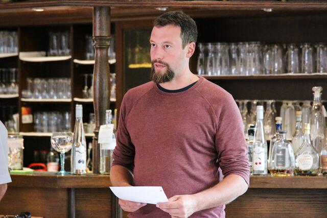 Prüfungsausschussvorsitzender und Fliesenlegermeister Marco Wiebusch | Foto: Kim Katharina Koch / Die Medienfrau