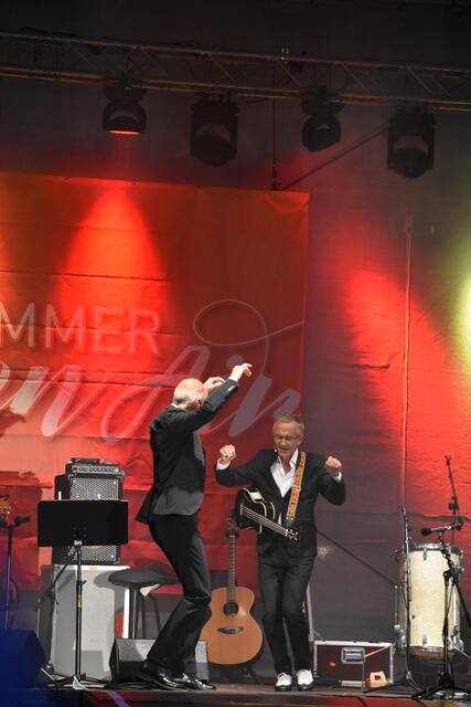 Die Söhne Hamburgs tanzten auch nach südamerikanischen Rhythmen  | Foto: Axel-Holger Haase