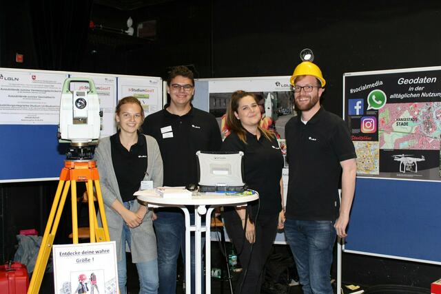 Was Vermessungstechniker und Geomatiker machen, war u.a. auf der Ausbildungsmesse 2019 im Stadeum zu erfahren | Foto: sb