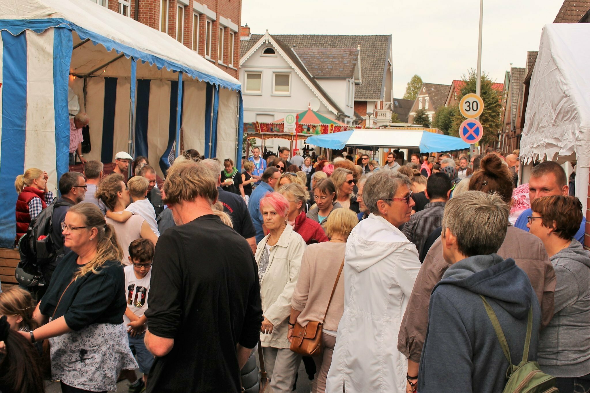 Herbstmarkt Estebrügge: Buntes Programm in Estebrügge - Buxtehude