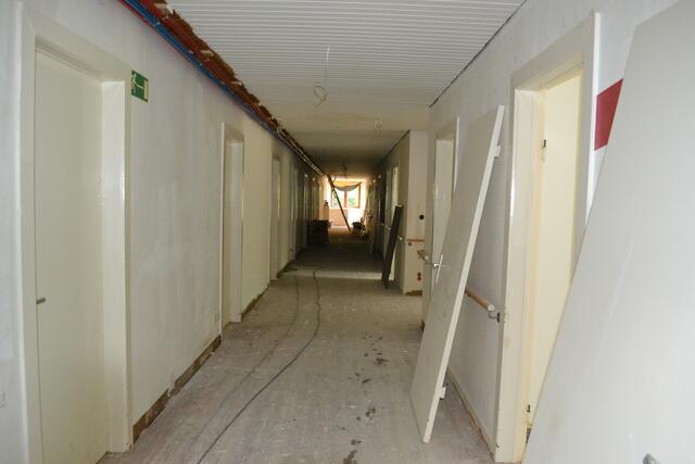 Die Arbeiten laufen auch im Gebäude auf Hochtouren | Foto: bim