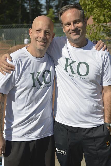 Erspielten sich den ersten Platz bei den Herren 40: Kakenstorf Open Urgestein Mark Kubaschk (li.) und Jan Grosser  | Foto: Sebastian Pötzscher