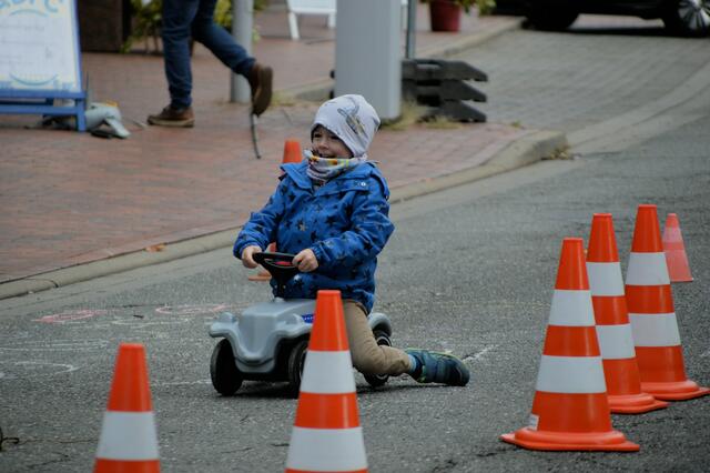 Johannes drehte auf dem Bobbycar seine Runden auf der autofreien Neuen Straße | Foto: Klimateam Mobilität