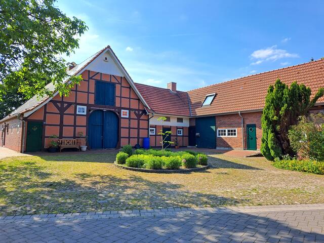 Das sanierte Bauernhaus in Fredenbeck-Schwinge bietet jede Menge Platz | Foto: DaMa Immobilien