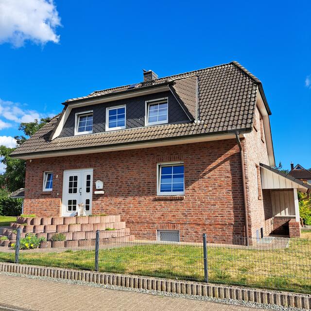 Gepflegt und in ruhiger Lage ist dieses #+Einfamilienhaus in Kutenholz | Foto: DaMa Immobilien