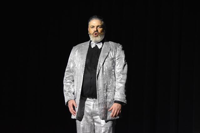 Marco Schneidewind als Georges bewies immer wieder sein Gesangsvermögen | Foto: Axel-Holger Haase