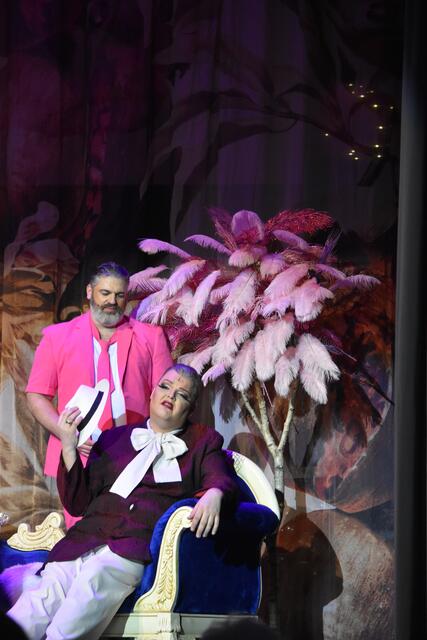 Halten stets zueinander: Marco Schneidewind (li.) als Georges und Nils Schwarzenberg als Albin/Zaza | Foto: Axel-Holger Haase