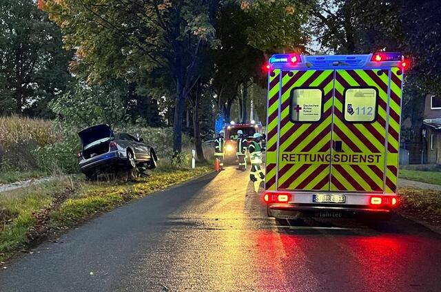 Der Fahrer kam leicht verletzt ins Krankenhaus | Foto: Polizei