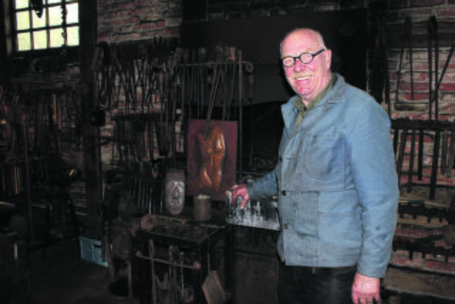 "Das ist mein eigenes Reich": Arnold Kahnenbley in der Schmieder im Museumsdorf Seppensen