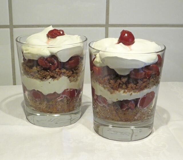 Auch ein Rezept für die "Mäkelbörger Götterspies" gibt es im Kalender | Foto: INS