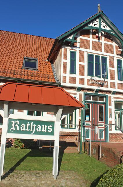 Immer mehr Mitarbeiter verlassen das Apenser Rathaus