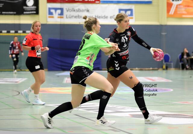 Wiebke Meyer(re.) im Ballbesitz | Foto: cc