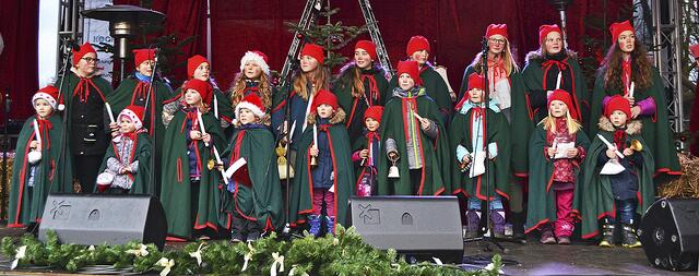 Der Zwegenchor eröffnet den Christkindlmarkt am Samstag um 13 Uhr | Foto: bim
