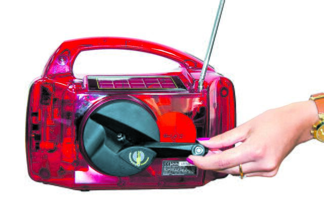 Ein kurbelbetriebenes Radio hilft, beim Stromausfall auf dem Laufenden zu bleiben | Foto: ts