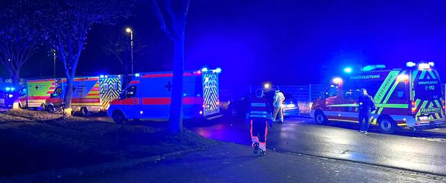 Gleich zehn Rettungswagen waren herbeigeeilt | Foto: Feuerwehr Stade