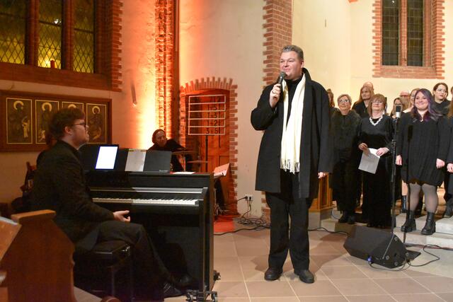 Nils Schwarzenberg moderierte die Veranstaltung | Foto: Axel-Holger Haase