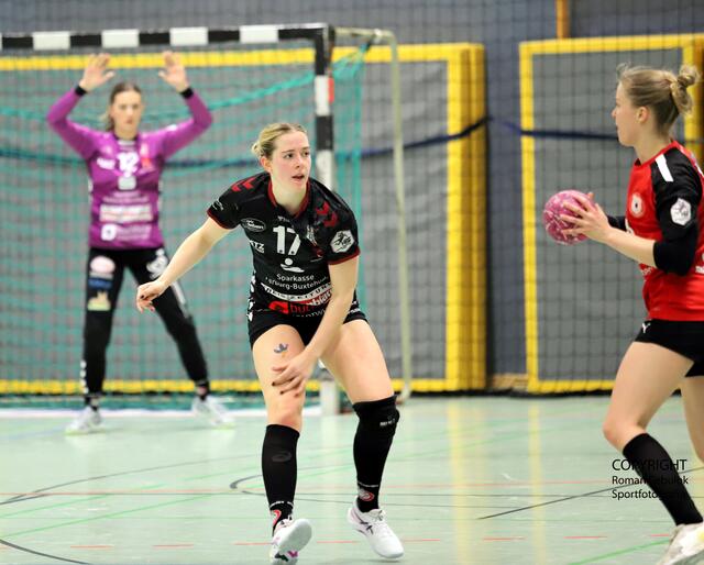 Levke Kretschmann half auch in der eigenen Abwehr aus | Foto: cc