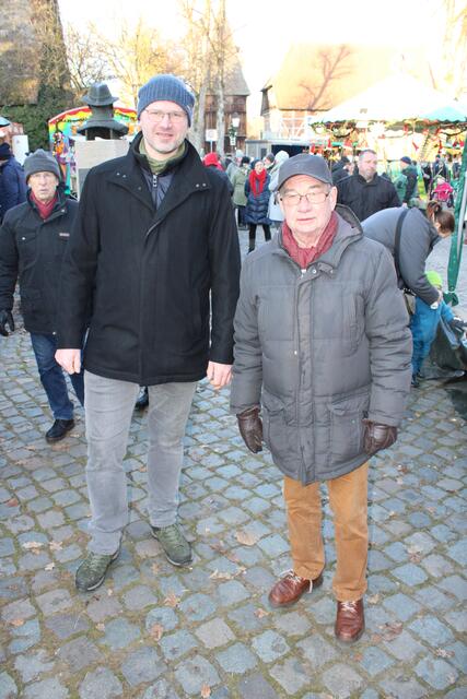 Freuen sich über den Markterfolg: Bürgermeister Christian Sauer (li.) und Erhard Lipke, Vorsitzender des Verkehrsvereins Egestorf | Foto: ce