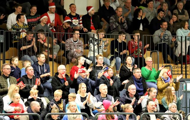 Die Zuschauer klatschten Beifall... | Foto: cc