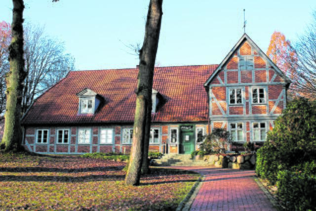 Der geplante Anbau ist vorerst vom Tisch: das Neue Rathaus am Niedersachsenplatz | Foto: pöp