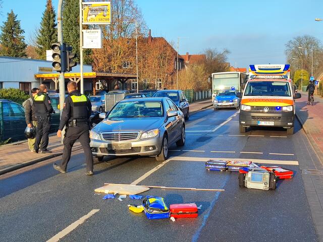 Der Pkw Mercedes wurde bei dem Unfall erheblich beschädigt
Foto: thl