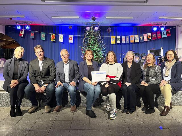 Im Luhe-Gymnasium gab es einen Festakt für die Verleihung | Foto: Luhe-Gymnasium