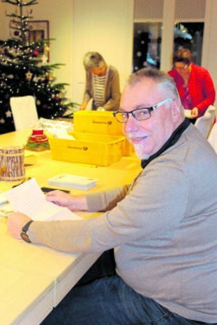 Gerhard Albers liest einen Brief an das Christkind | Foto: sb