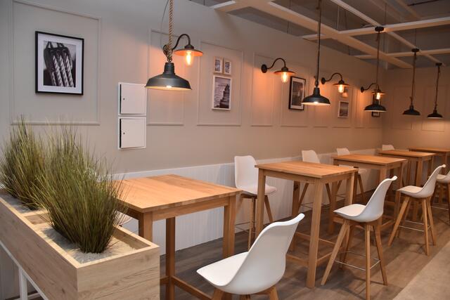 Auch der Ausgabebereich am Eingang ist nordisch eingerichtet | Foto: Axel-Holger Haase