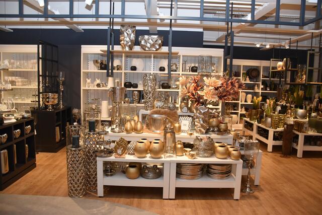 Die Boutique im Eingangsbereich bietet den Kunden viele Gegenstände für die Inspiration | Foto: Axel-Holger Haase