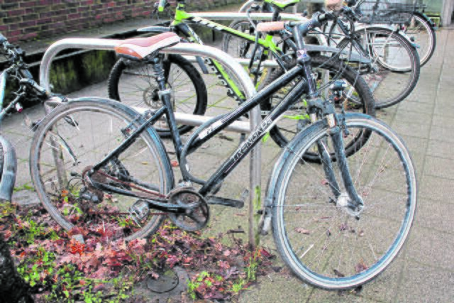 Nicht mehr fahrbereit: dieses Fahrrad am Buchholzer Bahnhof