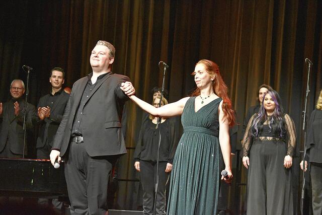 Nils Schwarzenberg mit Ulrike Barz-Murauer | Foto: Axel-Holger Haase