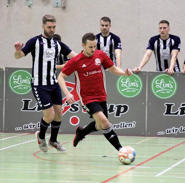Beim Lim's Cup in Buchholz führte Lukas Kettner (am Ball) Buchholz 08 zum Turniersieg | Foto: cc