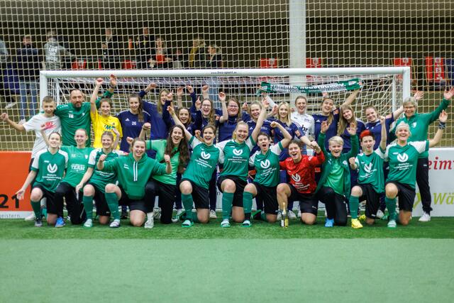 Gute Laune nach dem erfolgreichen Ladies-Cup in der Fredenbecker Geestlandhalle | Foto: Jörg Struwe / www.picselweb.de