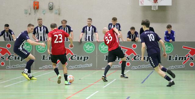 Eins, zwei, drei: Wo ist der Ball? | Foto: cc