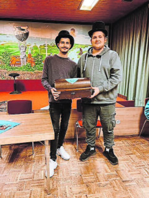 Faslamsvaddi Paddy Heitmann (li.) mit seiner Faslamsmuddi Michel Peters  | Foto: Faslamsclub Hanstedt