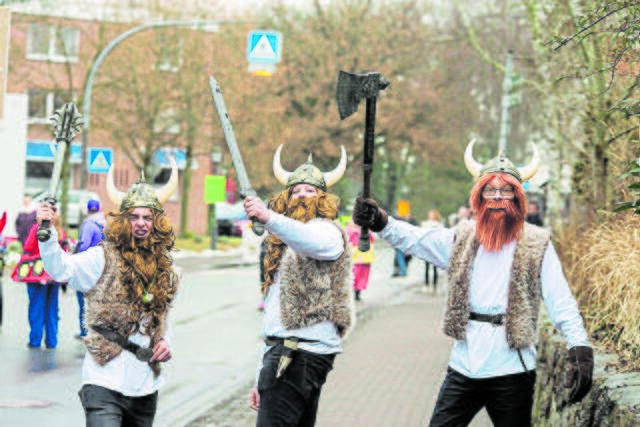 Alarm! Die Wikinger kommen! Kostümierte Einzelgruppen streifen am Sonntag ebenfalls durch den Ort | Foto: Faslamsclub Hanstedt