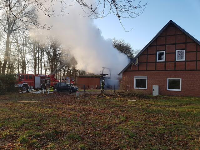 Die Löscharbeiten konnten schnell eingeleitet werden | Foto: Polizei Stade
