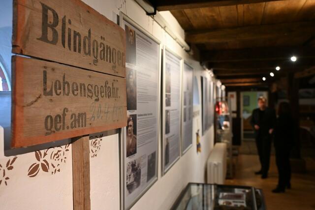 Blick in die Ausstellung zu den NS-Opfern im Heimathaus des Heimat- und Kulturkreises in Kutenholz | Foto: Landkreis Stade / Daniel Beneke