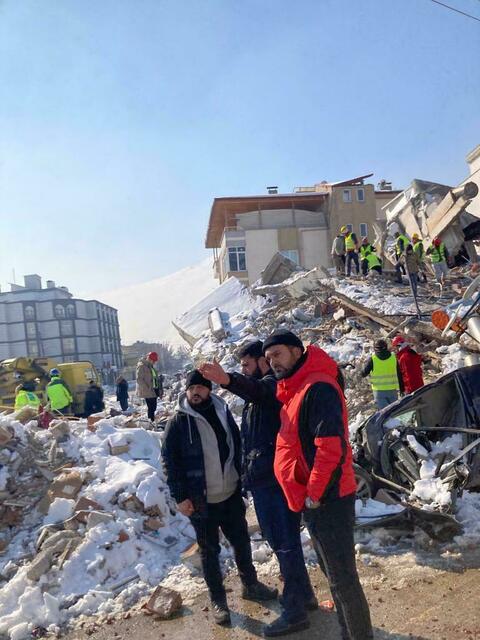 Helfer der Alevitischen Gemeinde Winsen sind vor Ort in der Stadt Elbistan | Foto: Alevitische Gemeinde Winsen