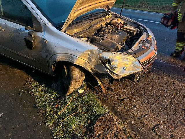 Wieso die Frau in den Gegenverkehr geriet, ist nach Angaben der Polizei ungeklärt | Foto: Polizei