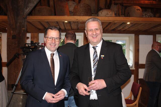 Landrat Kai Seefried (li.) und Michael Ospalski vom Städte- und Gemeindebund