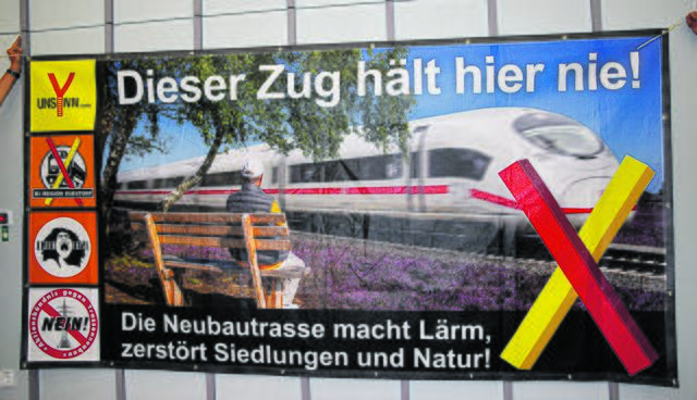 Im Landkreis Harburg wird seit Jahren gegen den Neubau einer Bahntrasse nahe der A7 gekämpft | Foto: ts