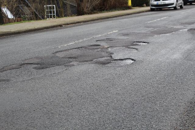 Tiefe Schlaglöcher an der Stader Straße in Horneburg | Foto: pm