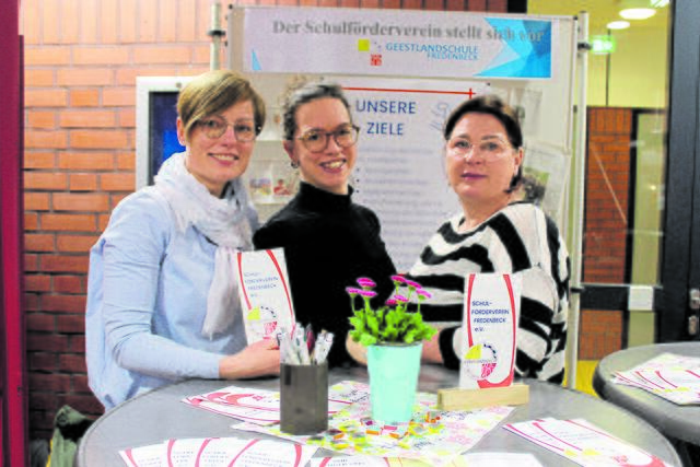 Warben für den Schulförderverein (v.li.): Folke Jürs, Nadine Gehlen und Katrin Engel | Foto: sb