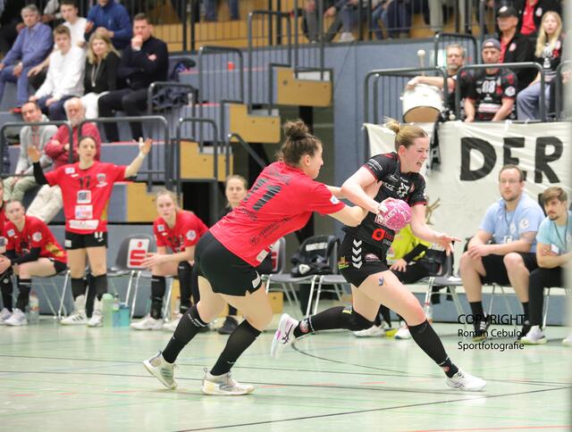 Levke Kretschmann (am Ball) war mit sieben Treffern die beste Werferin bei den Handball-Luchsen | Foto: cc