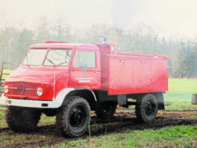 Der erste Unimog TLF 8 mit 800 Liter Wasser an Bord und Platz für drei Mann Besatzung, im Einsatz von 1987 bis 1991 Fotos: Feuerwehr Heidenau