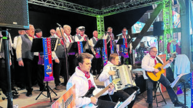 U.a. spielen die Klammrebellen Livemusik  | Foto: ig